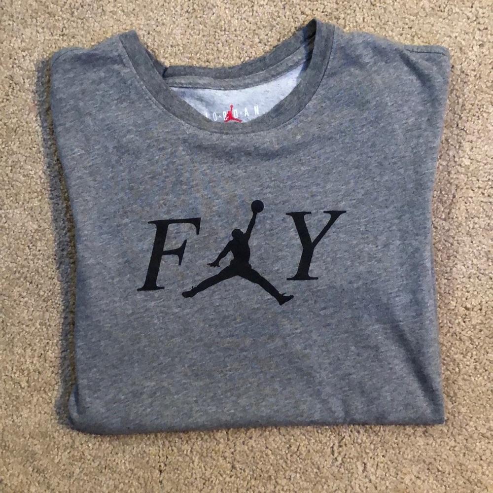 Air Jordan T-shirt men’s small